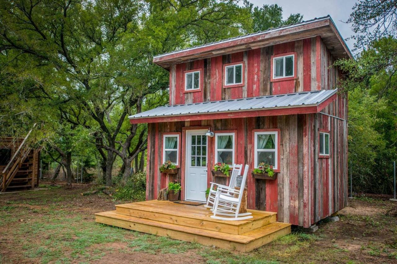 Cozy Cabin Little Red Hen 12 min to Magnolia Waco Esterno foto