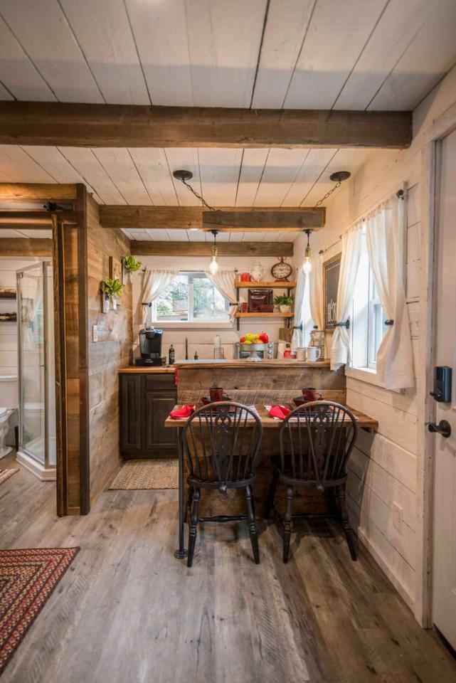 Cozy Cabin Little Red Hen 12 min to Magnolia Waco Esterno foto